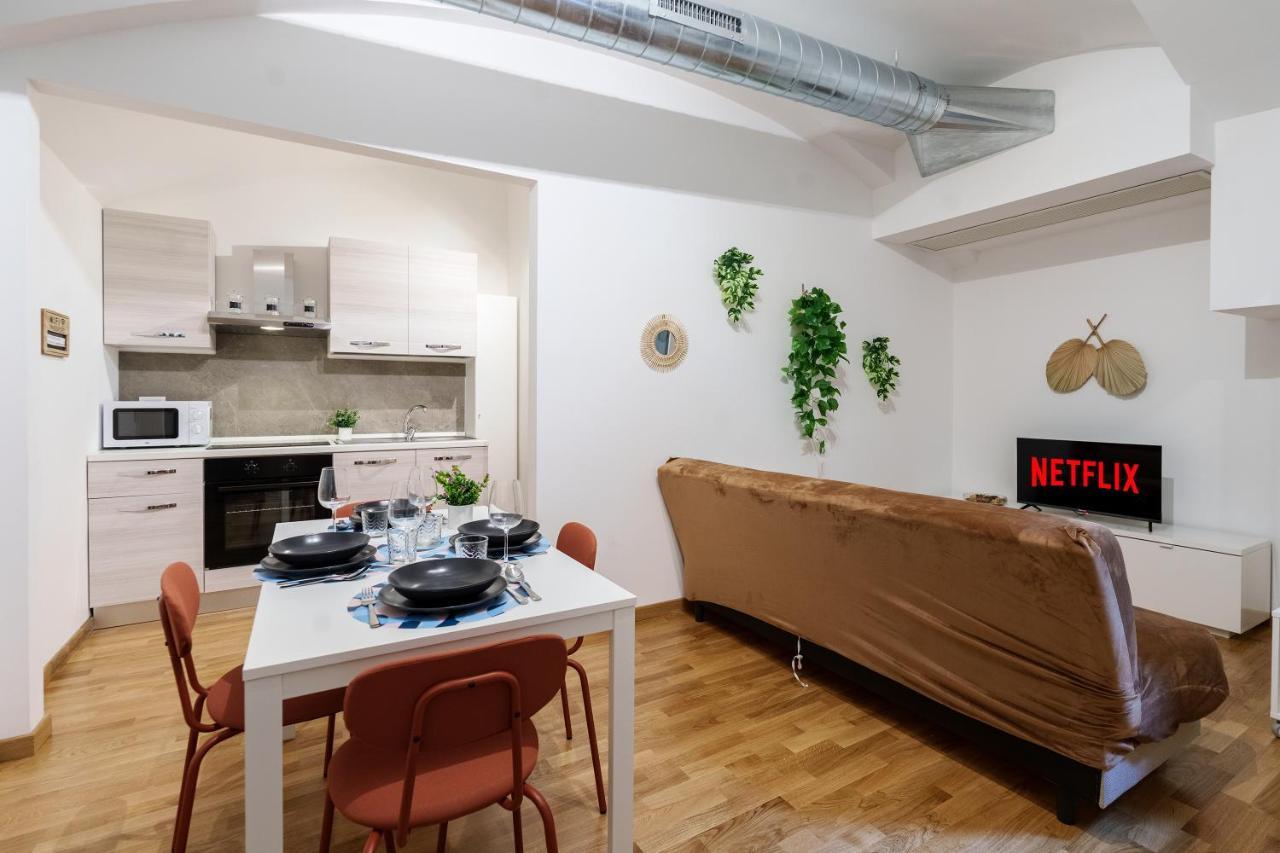 Centro Storico Duomo A 5 Minuti Love Suite Wifi Netflix 밀라노 외부 사진